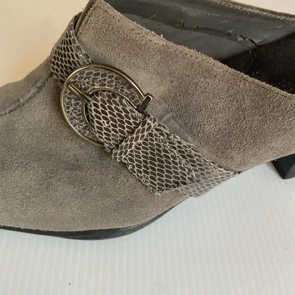 Aerosoles Women’s Size 8 Gray Suede Mule Heels Buckle Slip On Shoes